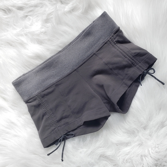 lululemon athletica Pants - LULULEMON - Women's Mini Shorts - 4
